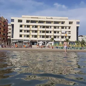 Otel Joel, Dıraç